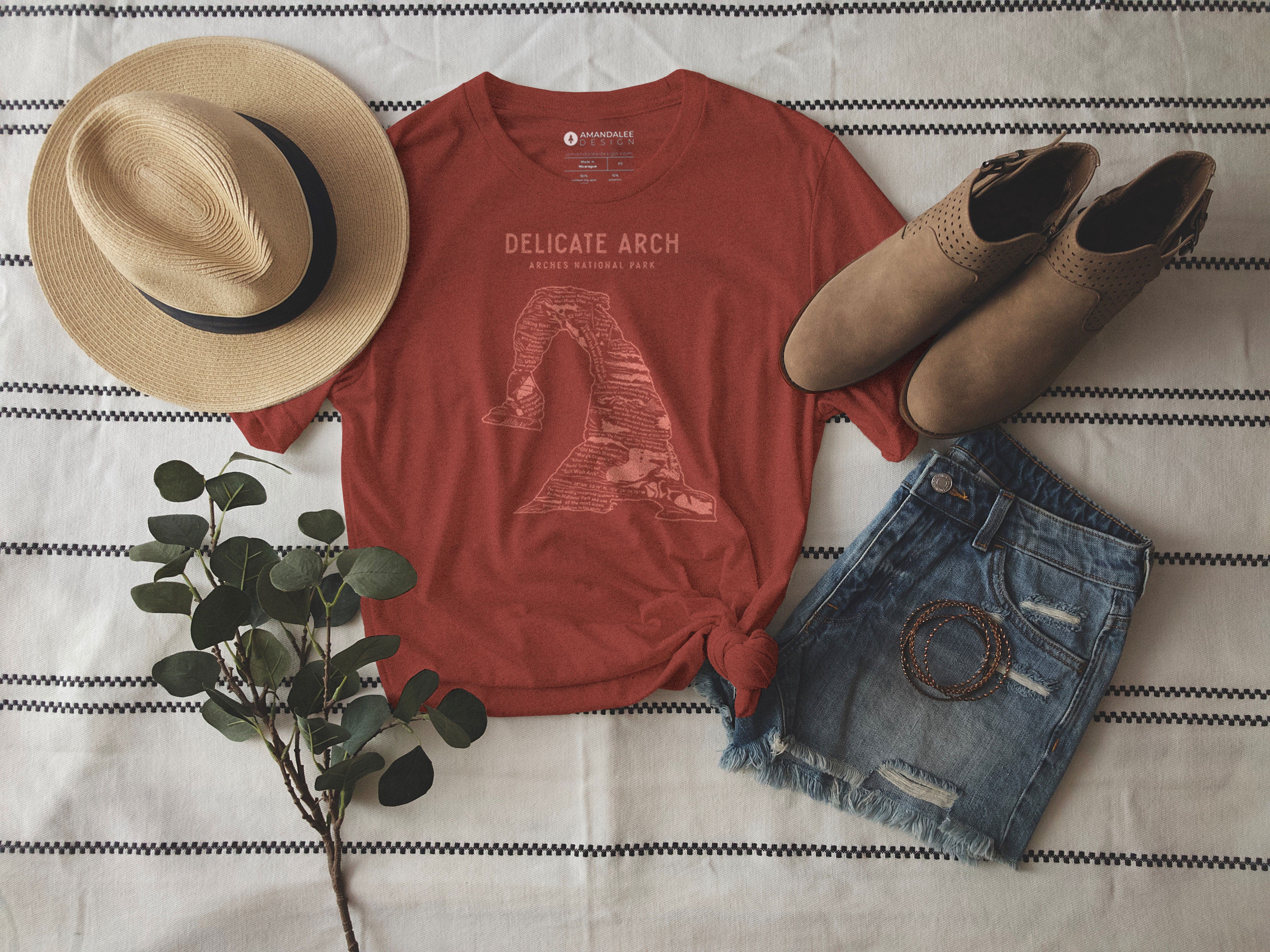 Delicate Arch Short Sleeve Shirt