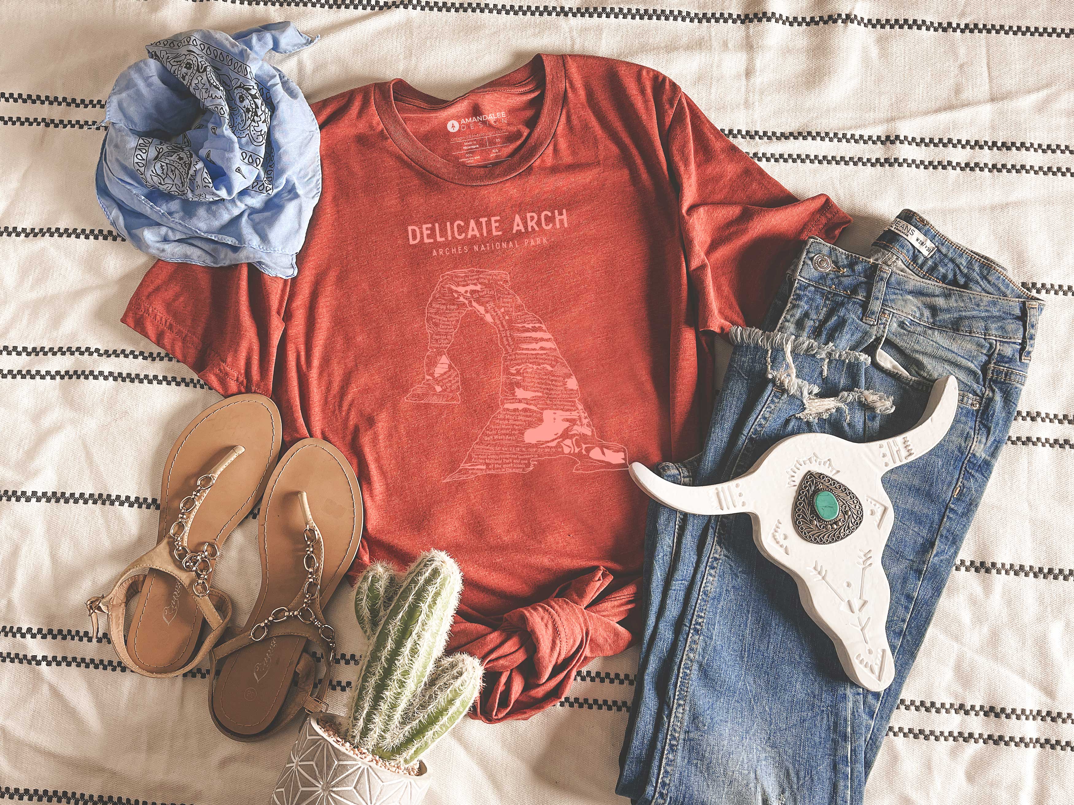 Delicate Arch Short Sleeve Shirt